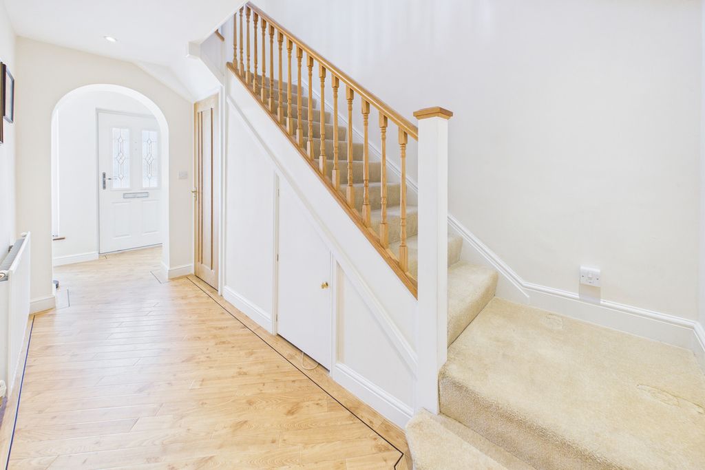 Additional image 11 of 4 bed detached house for saleGreen End Road, Hemel Hempstead HP1