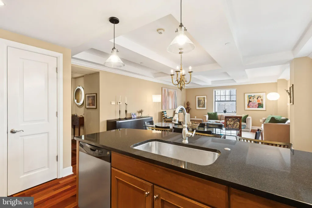 Additional image 10 of 1701 Locust Street Unit 1704, Philadelphia, PA 19103