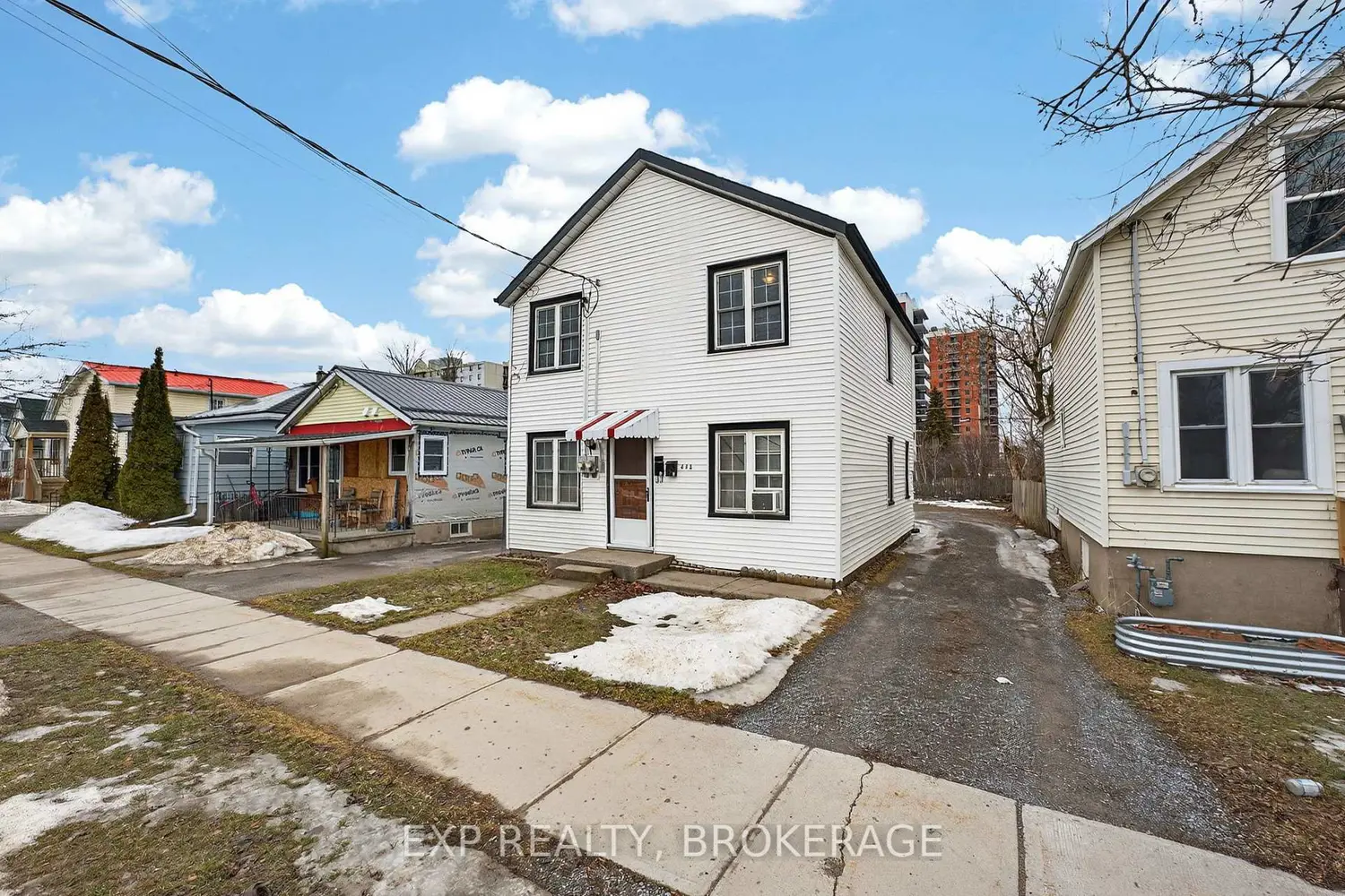 632 Macdonnell Street photo 2