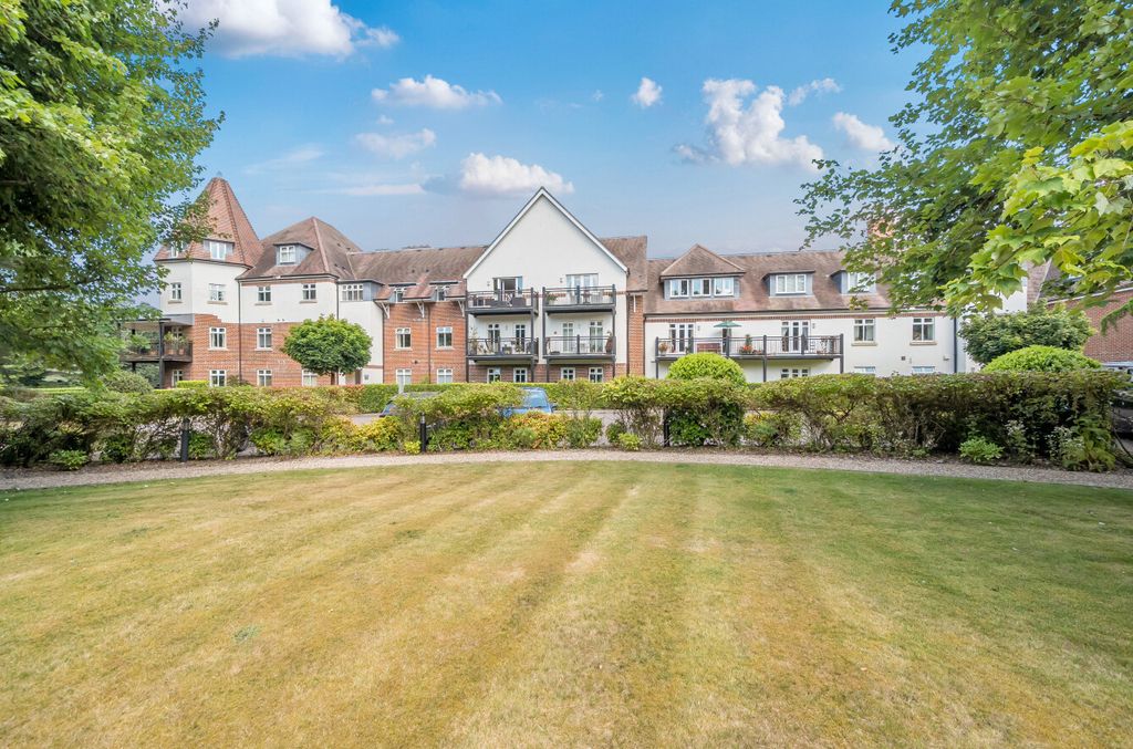 Additional image 21 of 3 bed flat for saleHindhead, Surrey GU26
