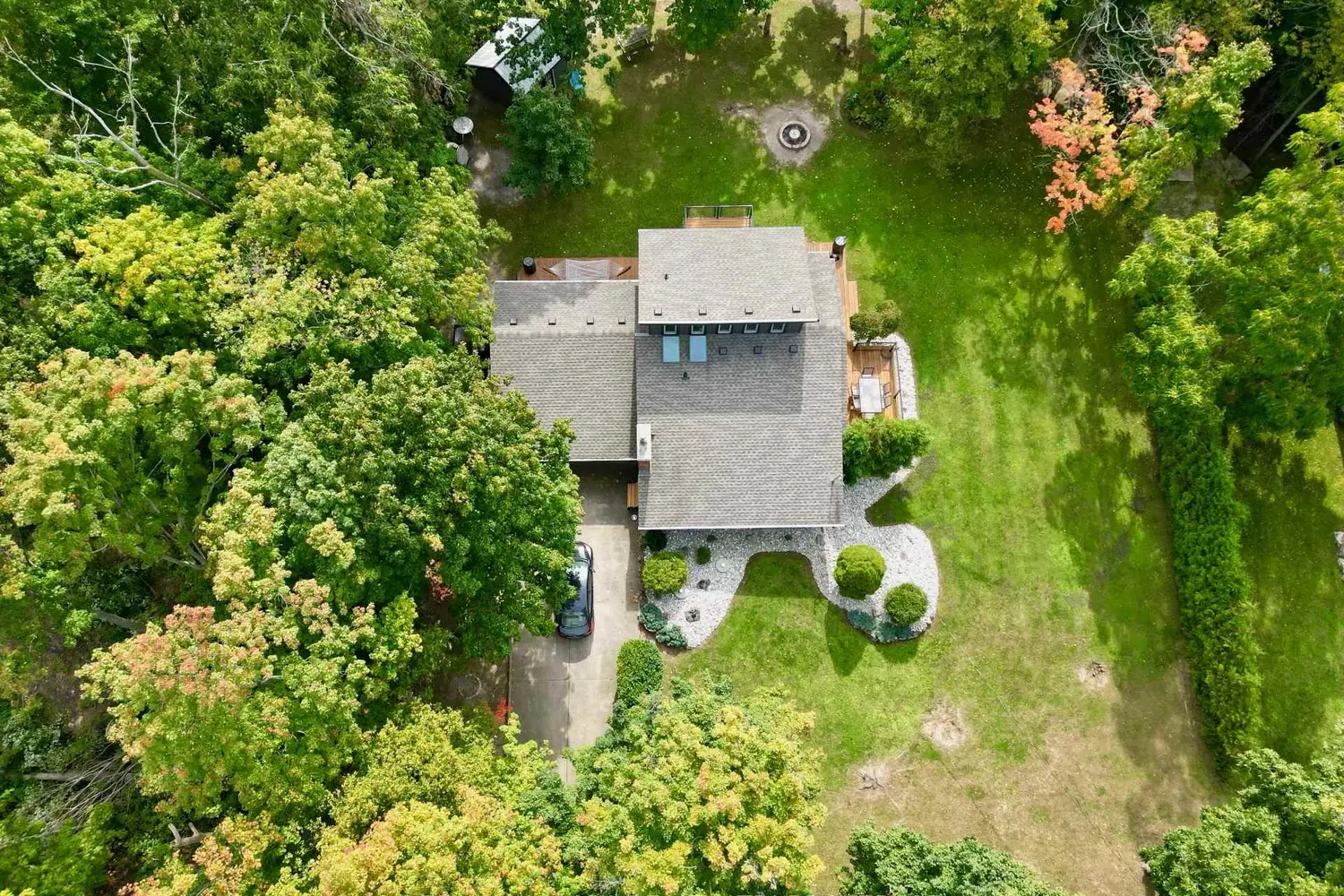 4905 Mapleview Crescent