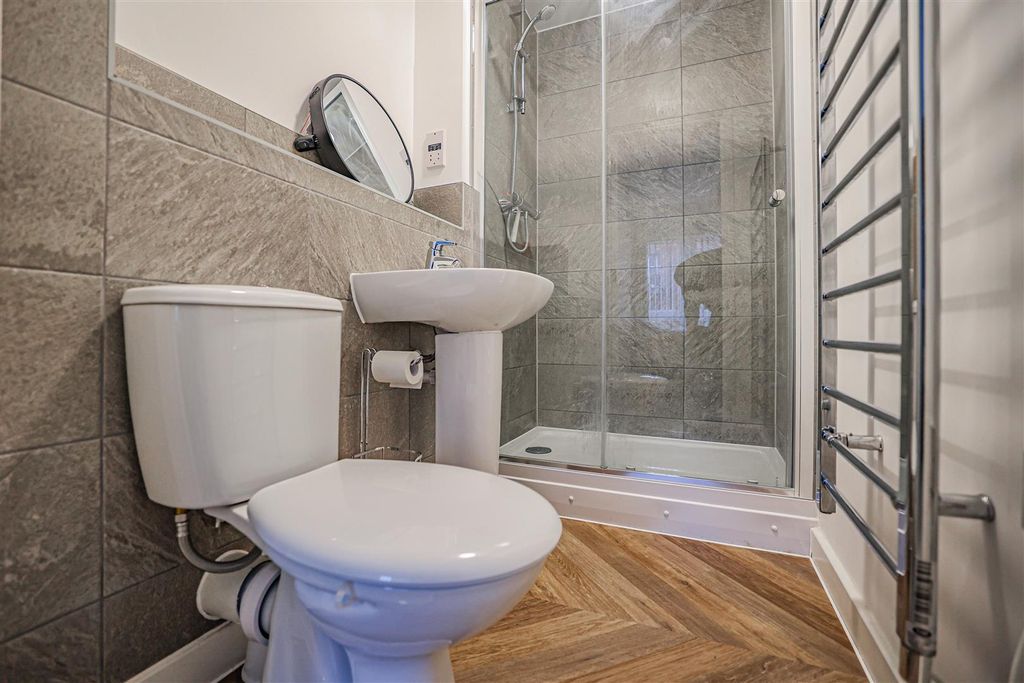 Additional image 11 of 2 bed flat for saleFrogmore Road, Hemel Hempstead HP3