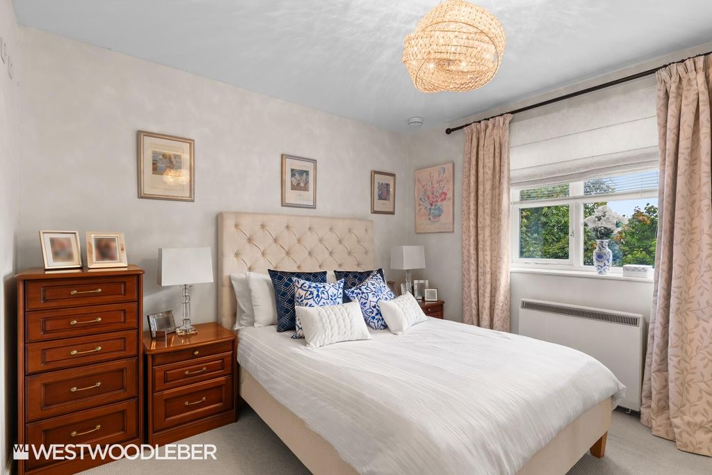 Additional image 14 of 3 bed flat for salePlomer Avenue, Hoddesdon EN11