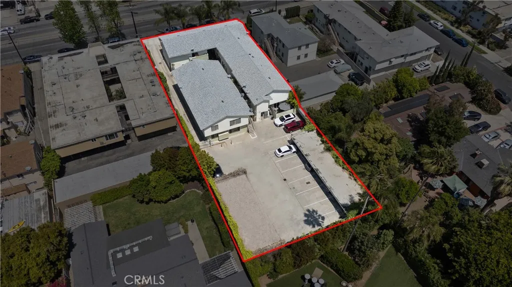 13520 Victory Blvd, Van Nuys, CA 91401 photo 3