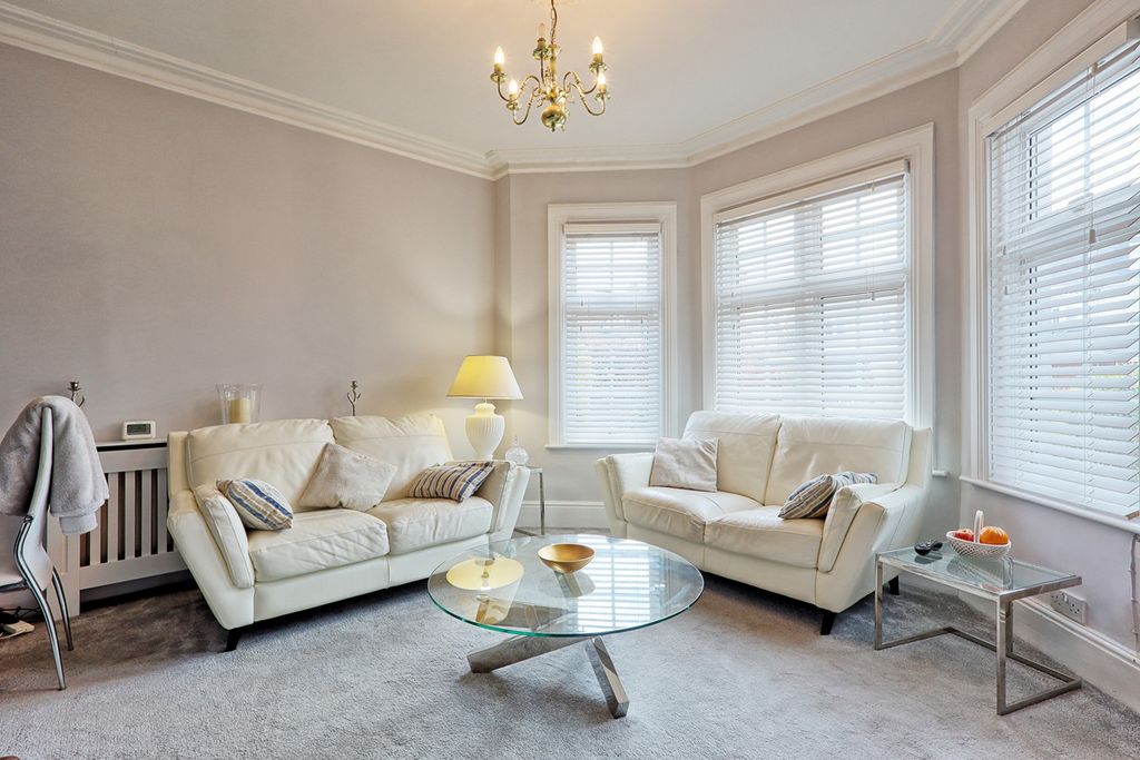 Additional image 27 of 6 bed detached house for saleErnest Road, Emerson Park RM11