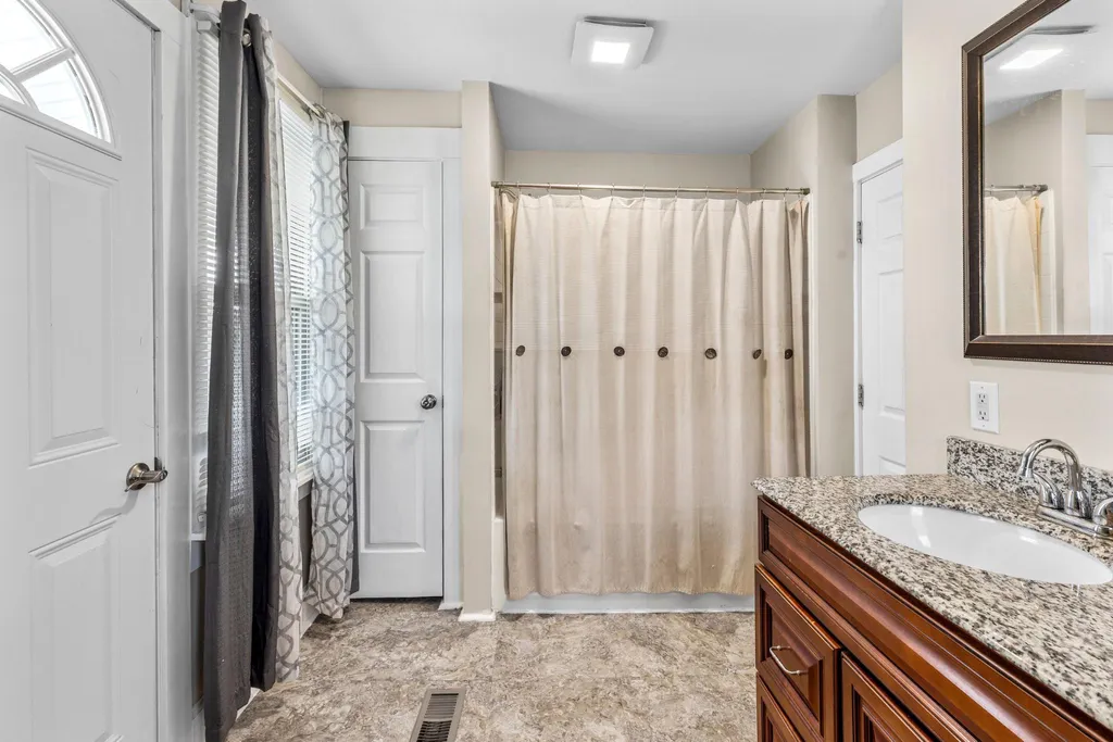 Additional image 18 of 250 E Jackson Street, New Holland, PA 17557