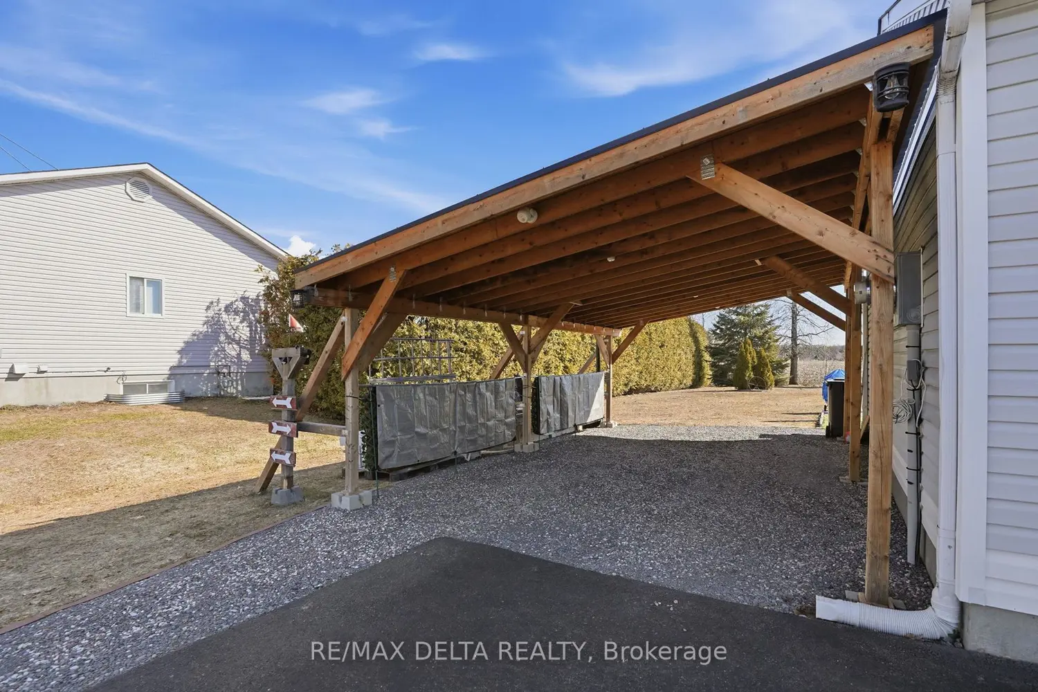531 Devista Boulevard photo 2