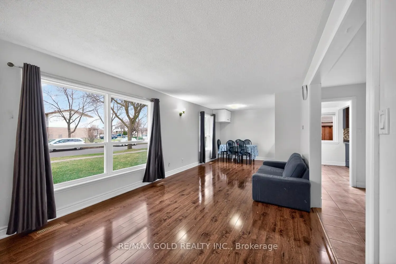 3031 Lafontaine Road photo 5