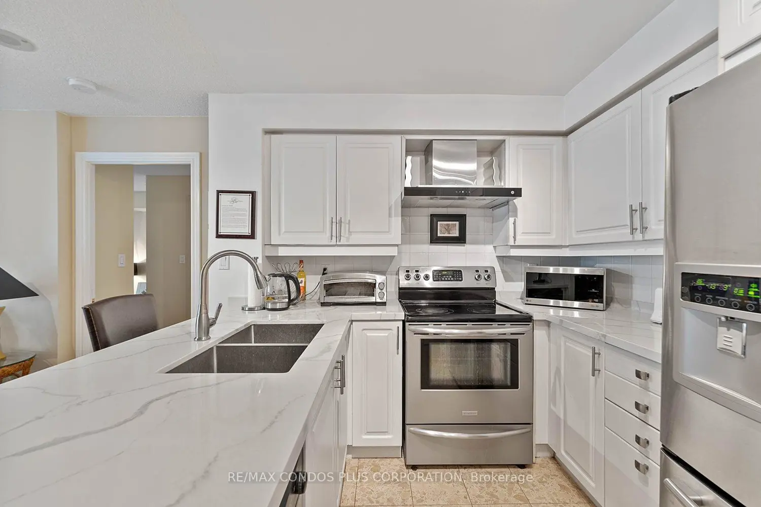 2111 Lake Shore Boulevard 506 photo 5