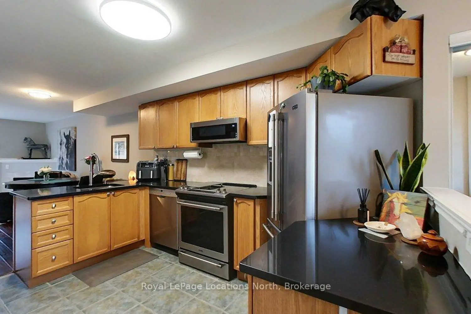 2 Royalton Lane photo 4