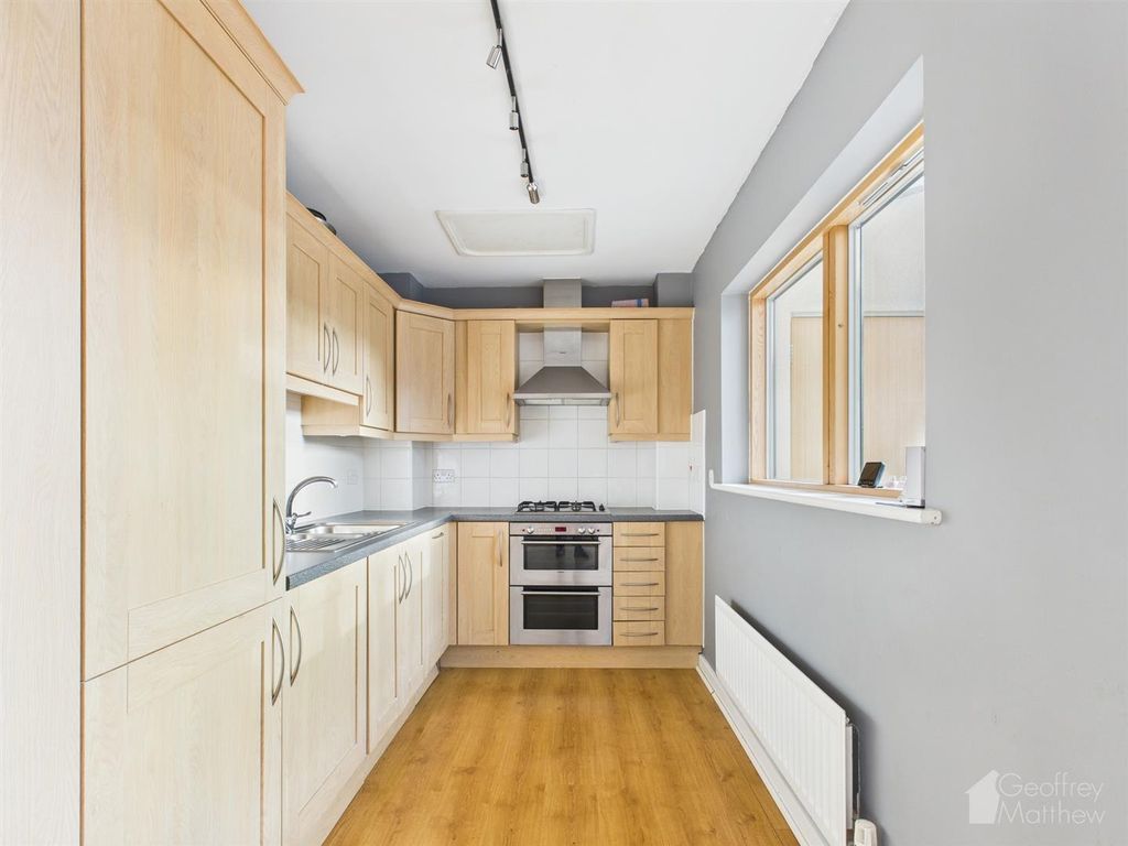 2 bed maisonette for saleSimplicity Lane, Newhall, Harlow CM17 photo 2
