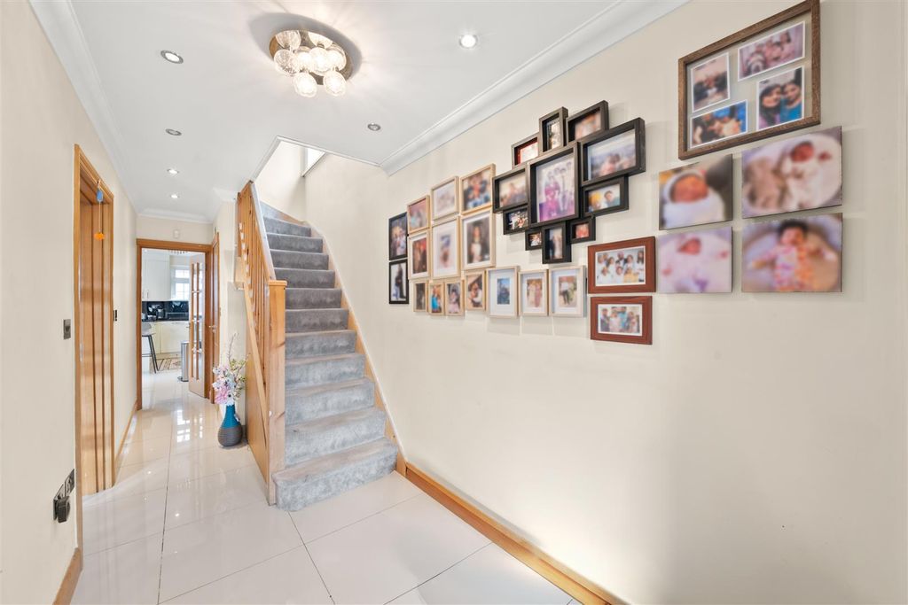 Additional image 18 of 5 bed semi-detached house for saleGrange Road, Hayes UB3