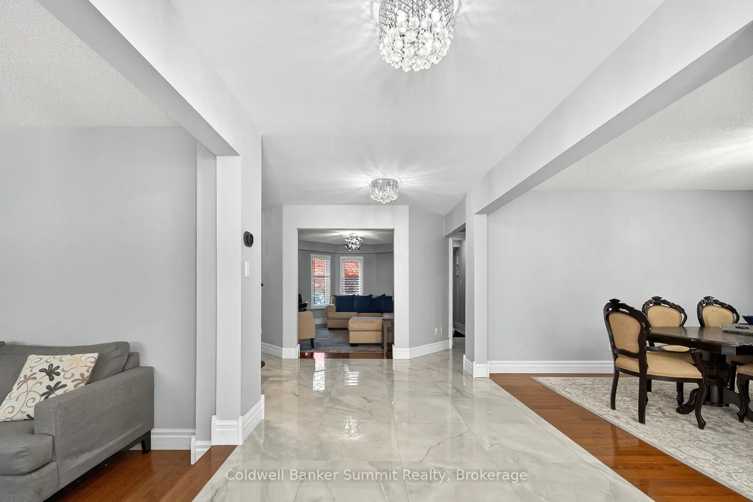1037 Sandcliff Drive photo 4