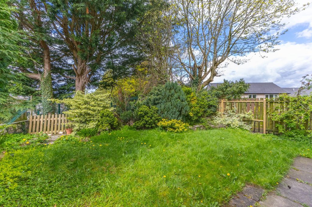 Additional image 2 of 2 bed flat for sale17 Howe Gardens, Kendal LA9