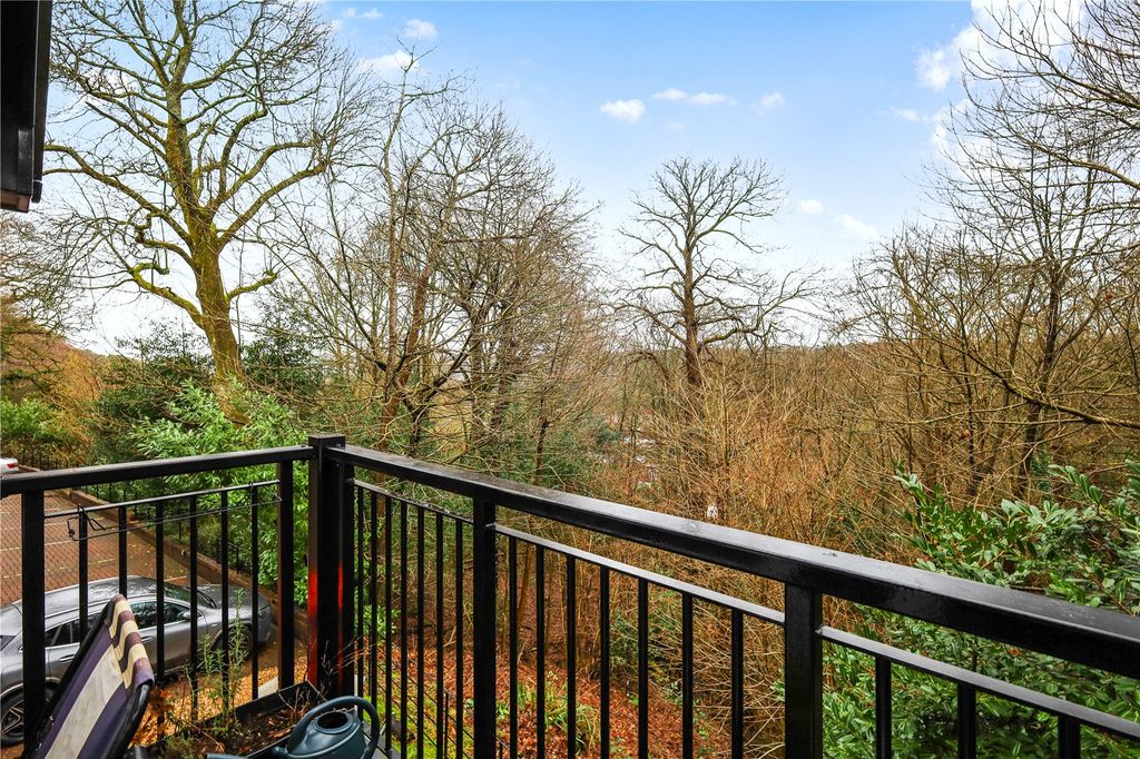 Additional image 3 of 1 bed maisonette for saleLower Hanger, Haslemere, Surrey GU27