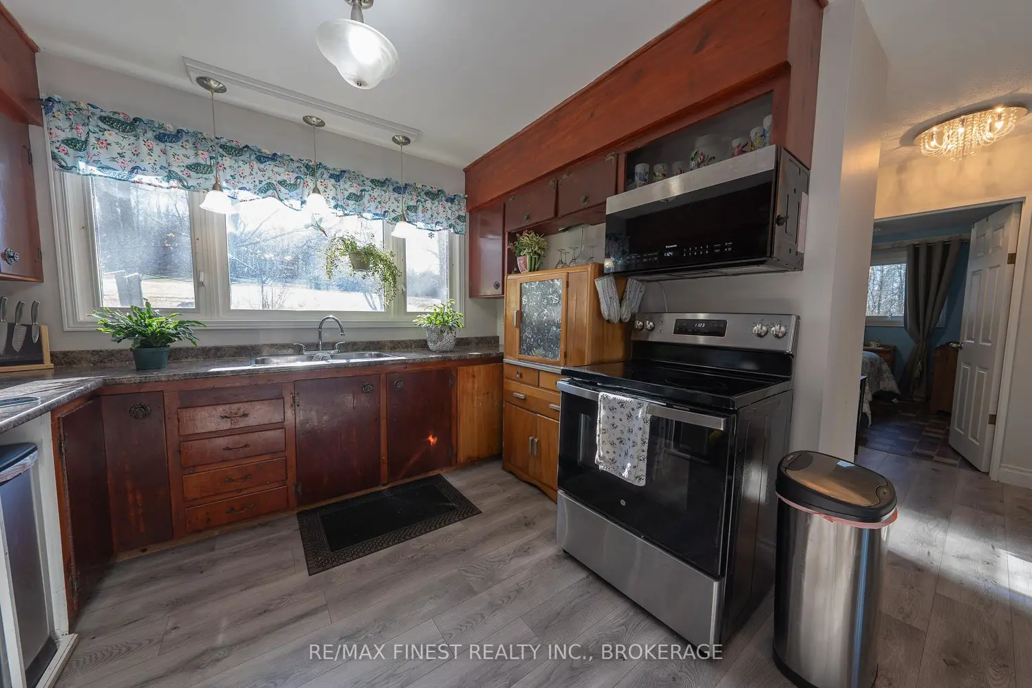 2221 Burbrook Road photo 5