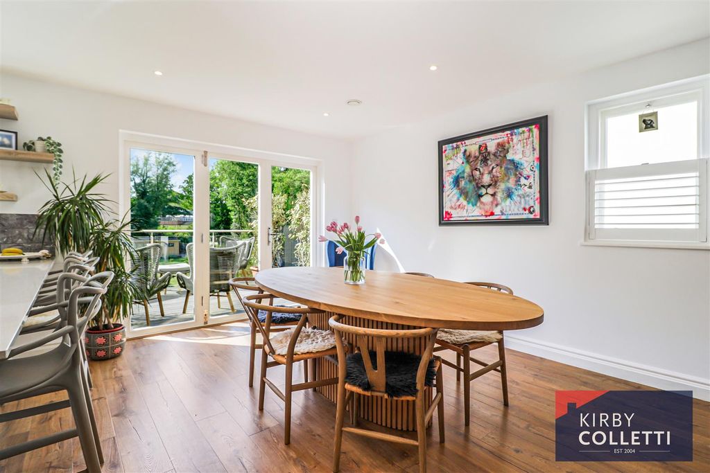 Additional image 16 of 5 bed detached house for saleWoodlands Drive, Hoddesdon EN11