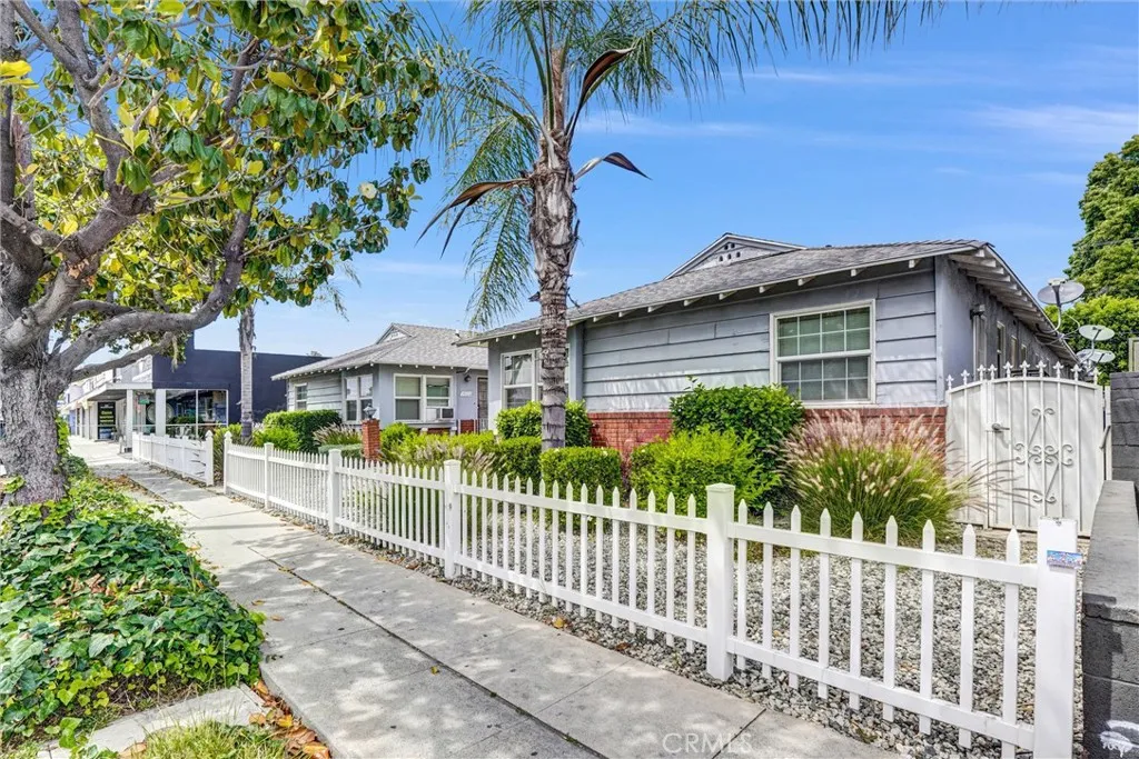 14821 Burbank Blvd, Van Nuys, CA 91411 photo 5