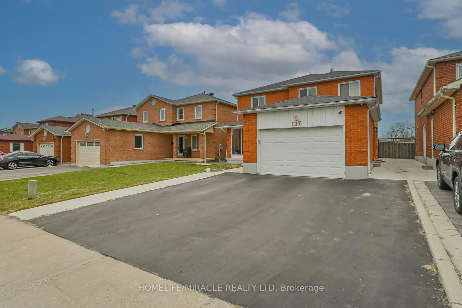 137 Minglehaze Drive photo 2