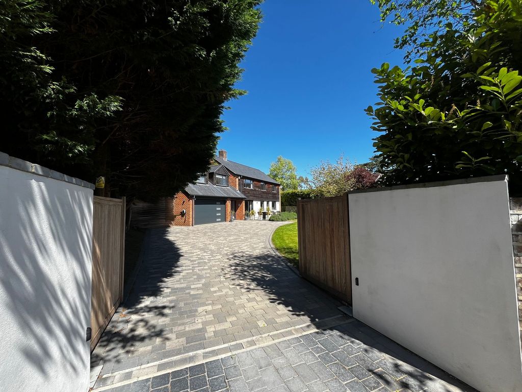 5 bed detached house for saleSt. Andrews Road, Henley-On-Thames RG9