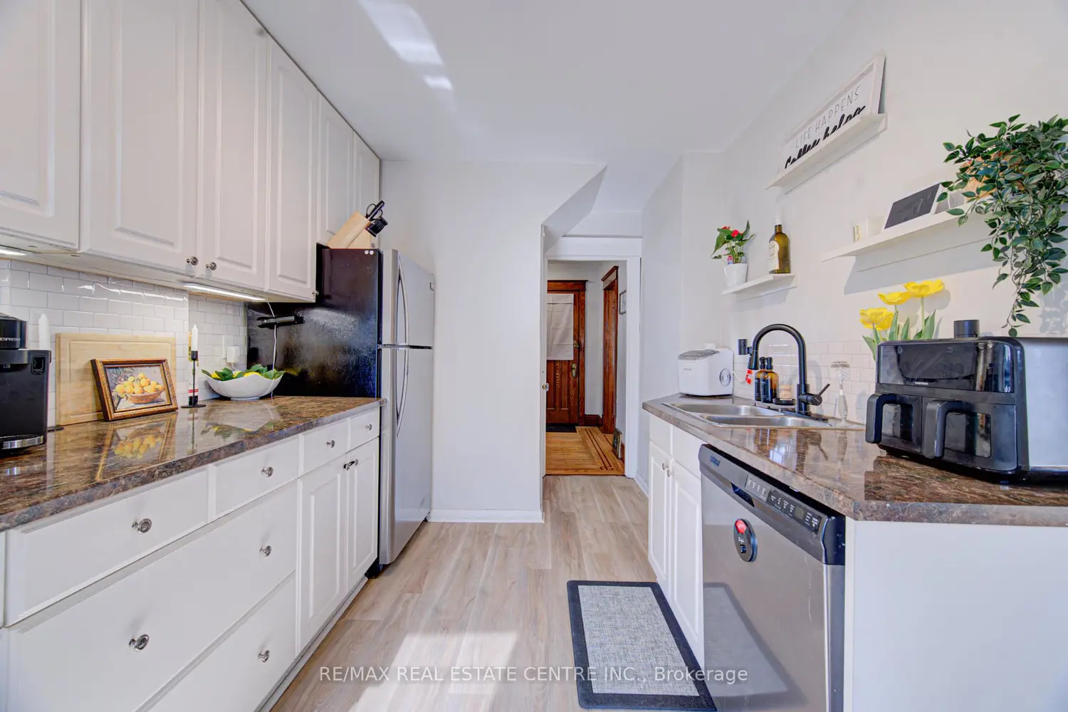 54 Belmont Avenue photo 5