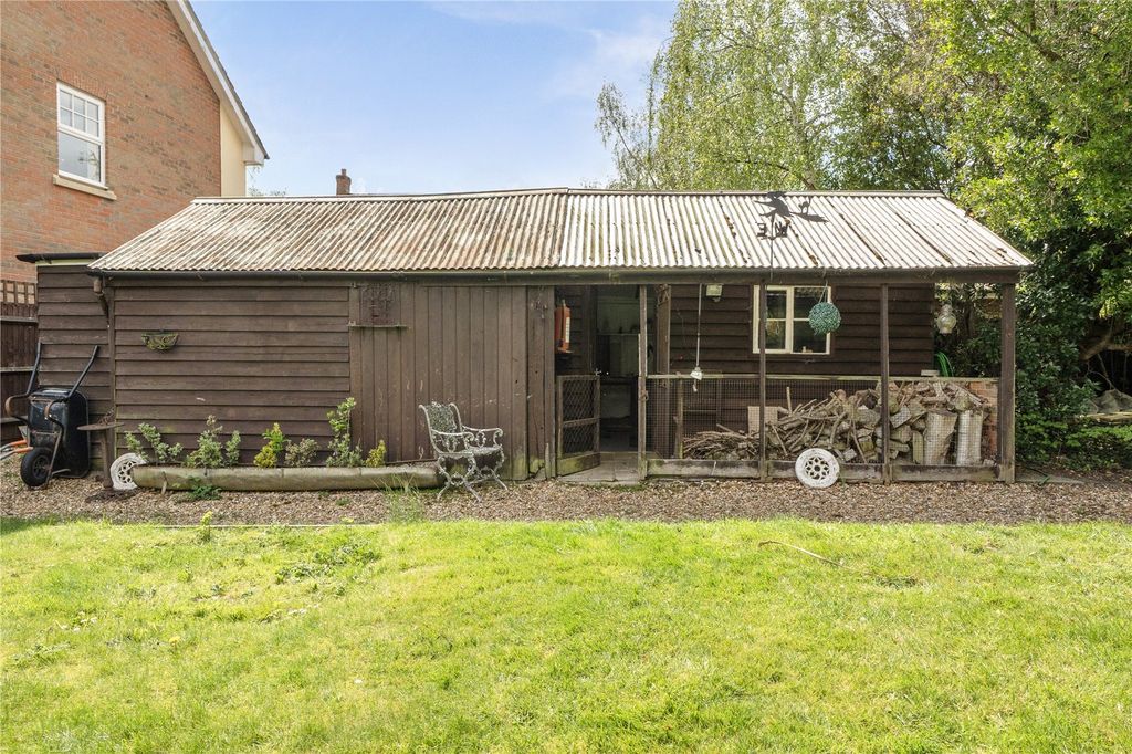 Additional image 18 of 4 bed detached house for saleLondon Road, Hook, Hampshire RG27