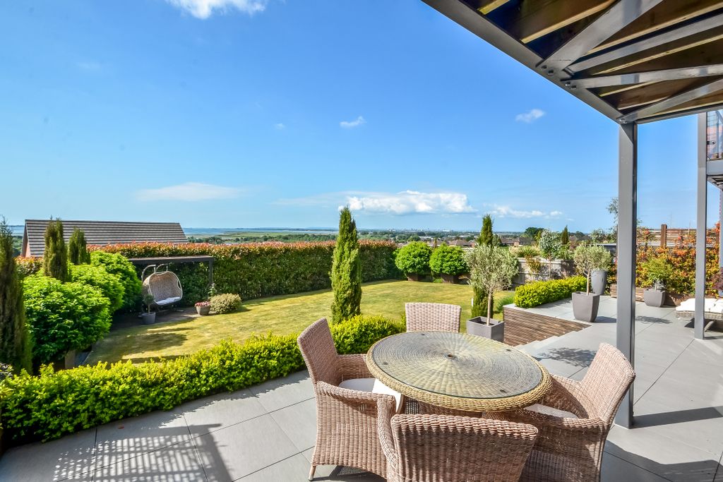 Additional image 18 of 5 bed detached house for saleBedhampton, Hampshire PO9