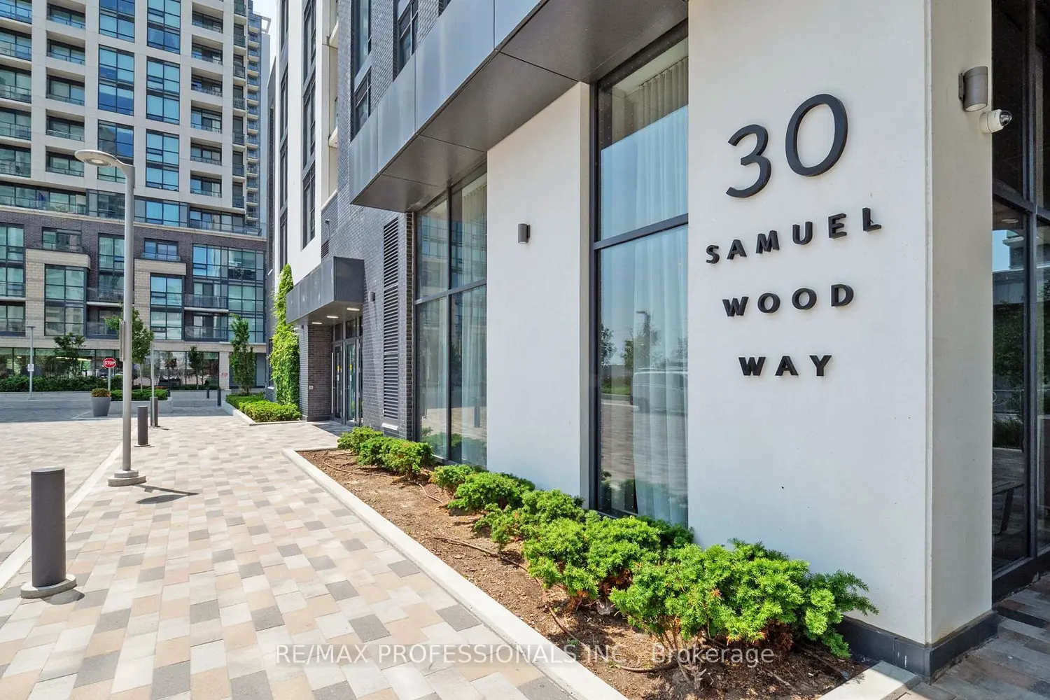 30 Samuel Wood Way 2410 photo 2