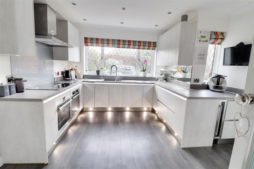 Additional image 2 of 4 bed detached house for saleHeads Lane, Hessle HU13