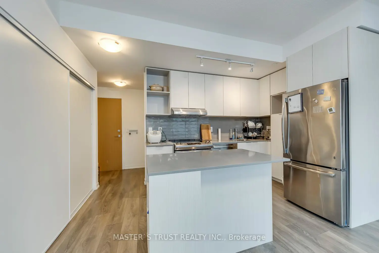 2520 Eglinton Avenue 1804 photo 4