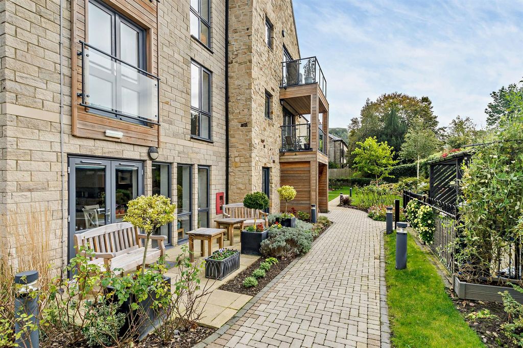 1 bed flat for saleThe Wickets, Kirkgate, Settle BD24
