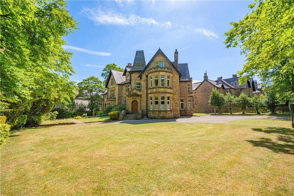 35 bed detached house for saleYork Road, Harrogate, North Yorkshire HG1
