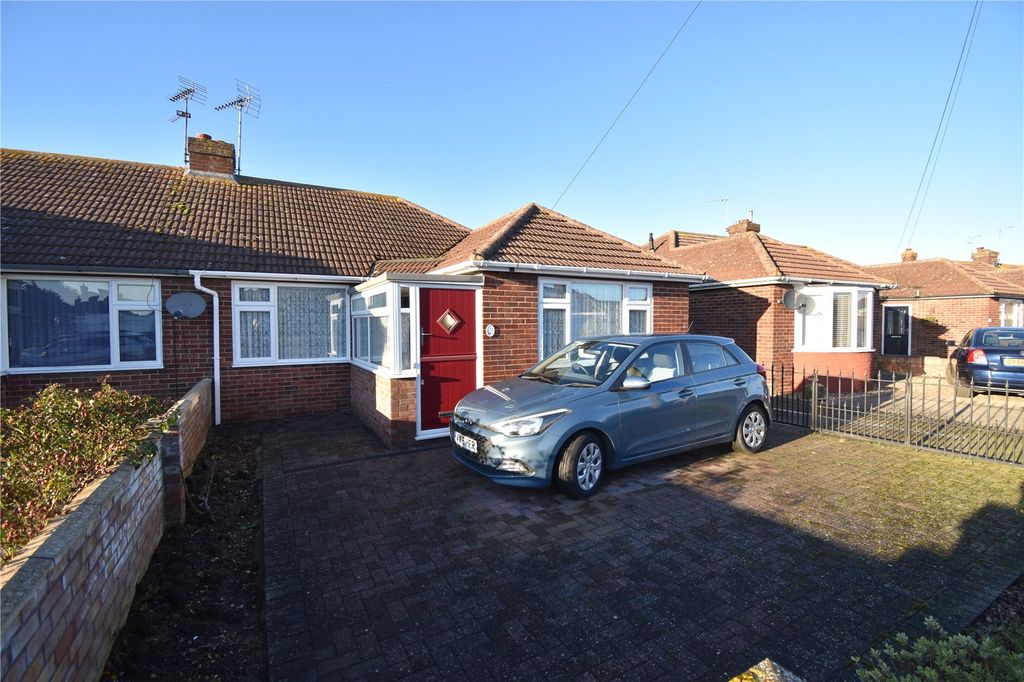 3 bed bungalow for saleDove Crescent, Harwich, Essex CO12