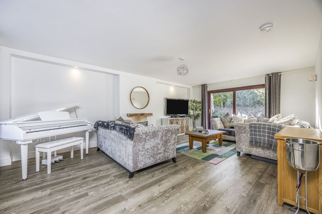 Additional image 9 of 4 bed detached house for saleHavant, Hampshire PO9