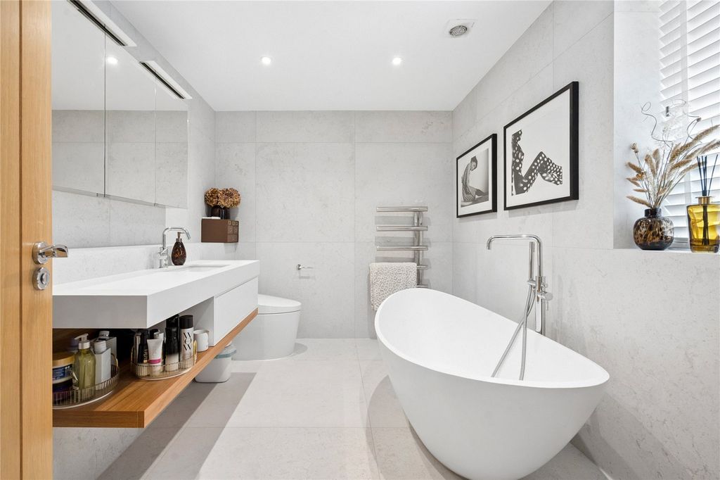 Additional image 16 of 5 bed detached house for saleLambridge Wood Road, Henley-On-Thames, Oxfordshire RG9