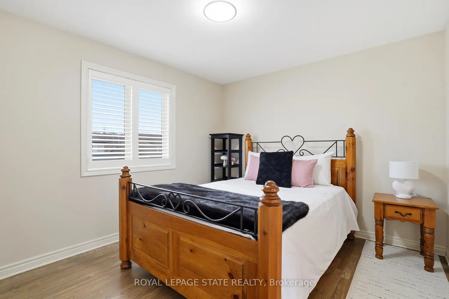 56 Mccaffery Crescent photo 5