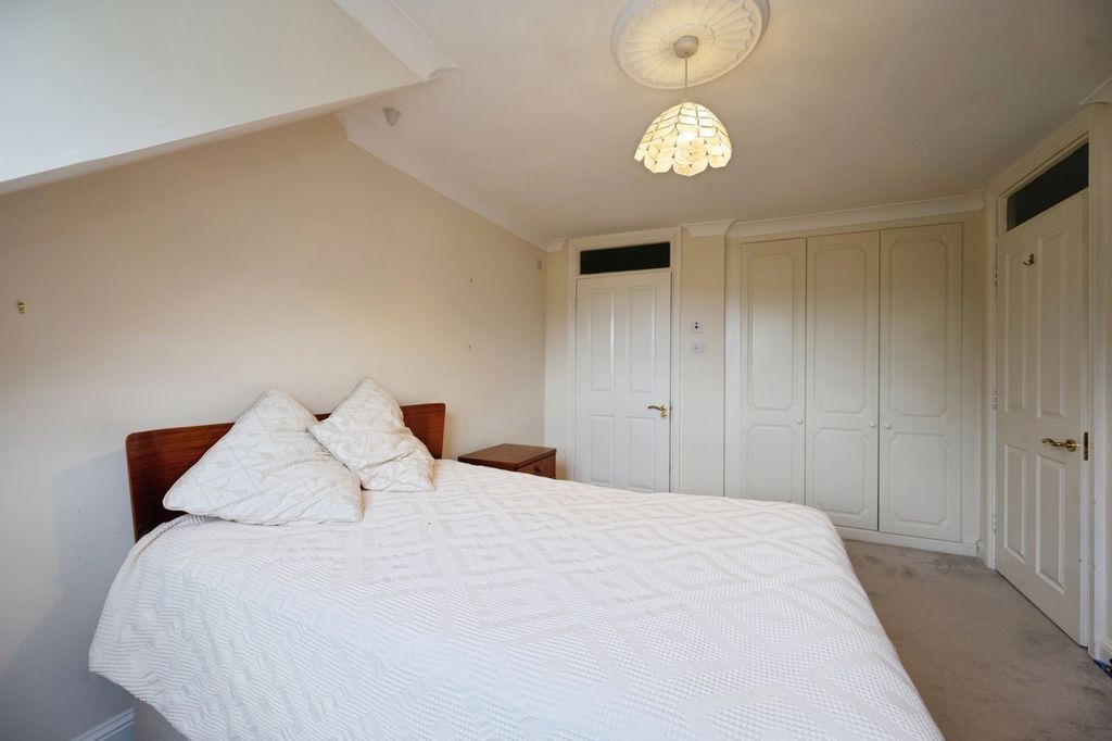 Additional image 7 of 2 bed flat for saleSea Front, Hayling Island, Hampshire PO11