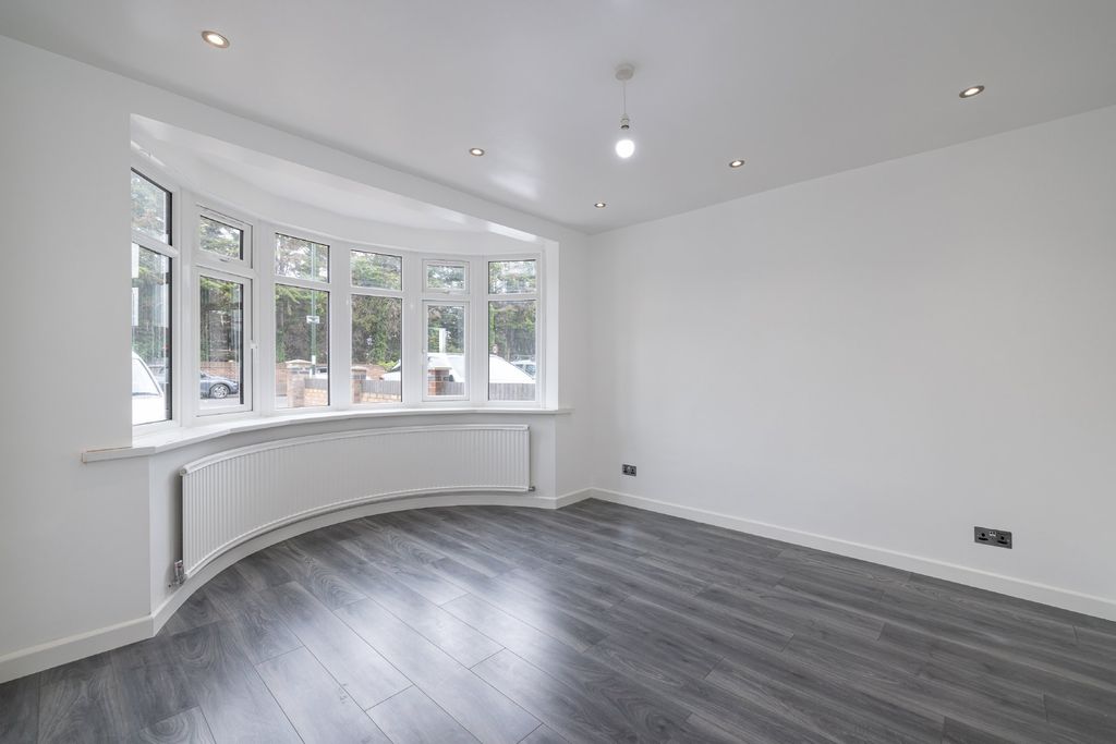 Additional image 5 of 5 bed semi-detached house for saleNelson Road, Hounslow TW3