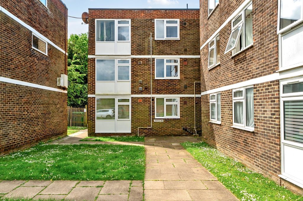 Additional image 10 of 2 bed flat for saleJuniper Square, Havant, Hampshire PO9