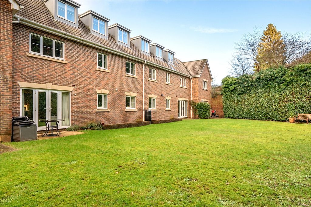 Additional image 14 of 2 bed flat for saleHaslemere, Surrey GU27