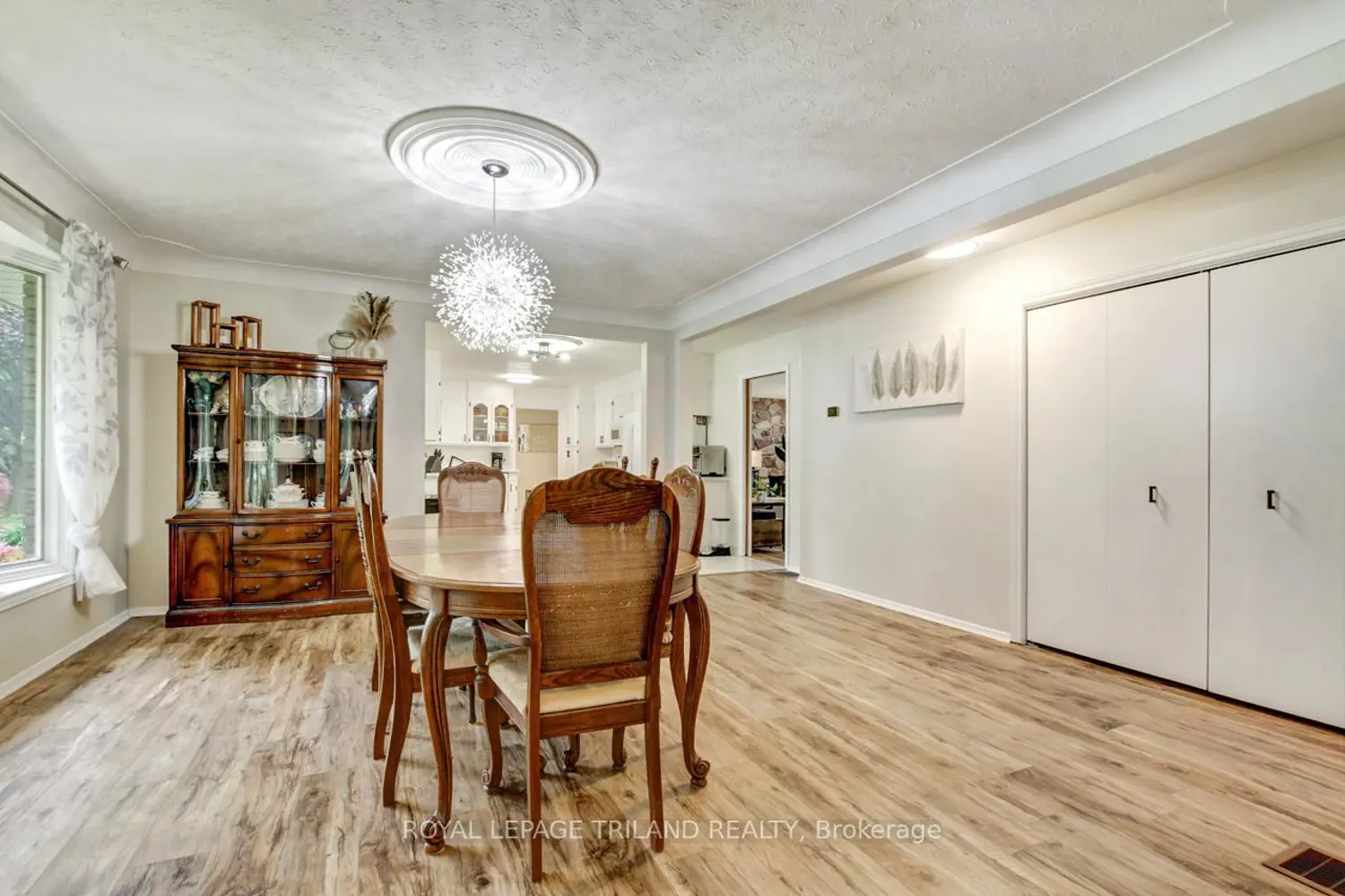 9460 Currie Road photo 4