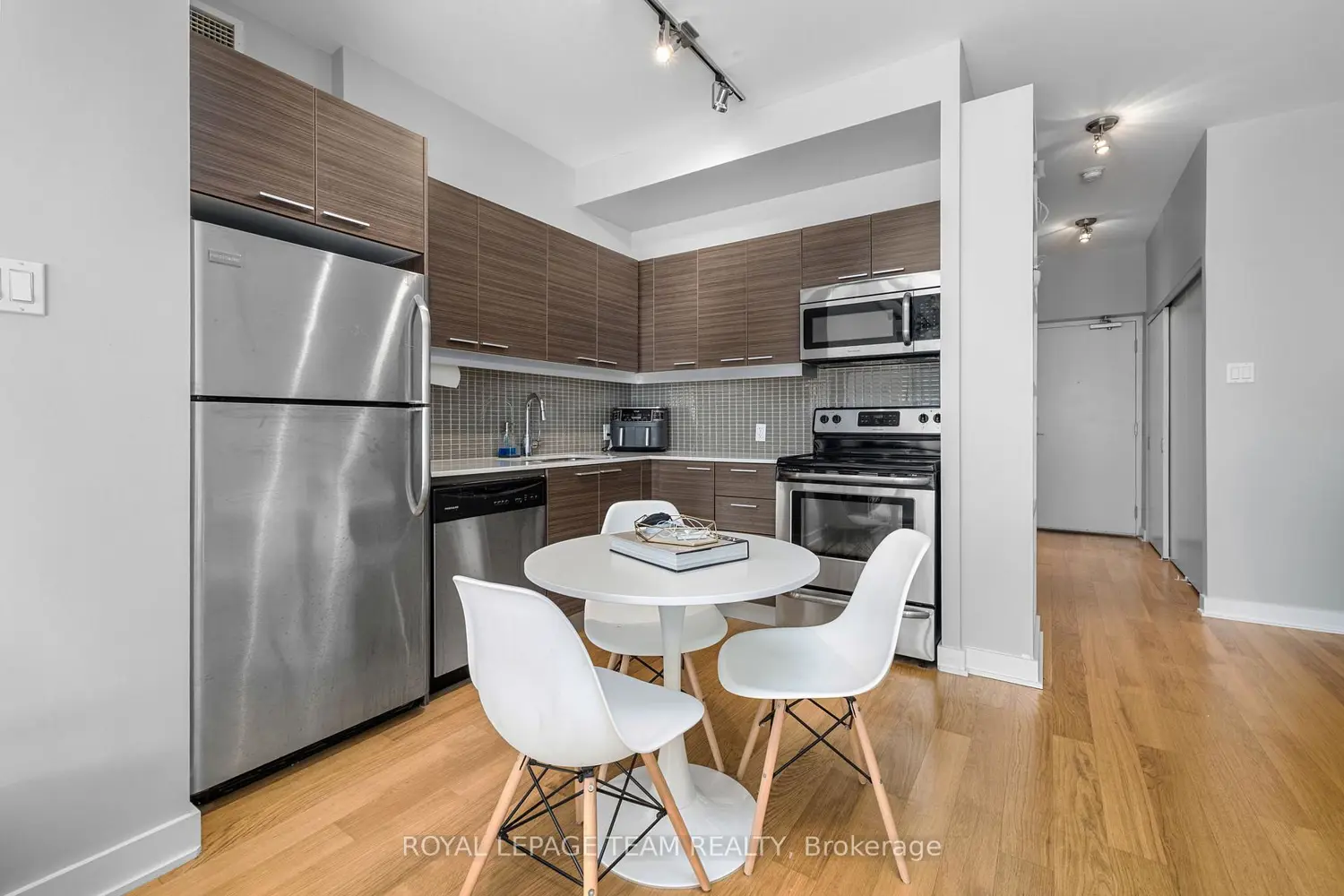 Additional image 6 of 354 Gladstone Avenue 318