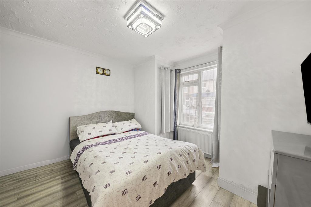 Additional image 5 of 2 bed maisonette for saleTudor Road, Hayes UB3