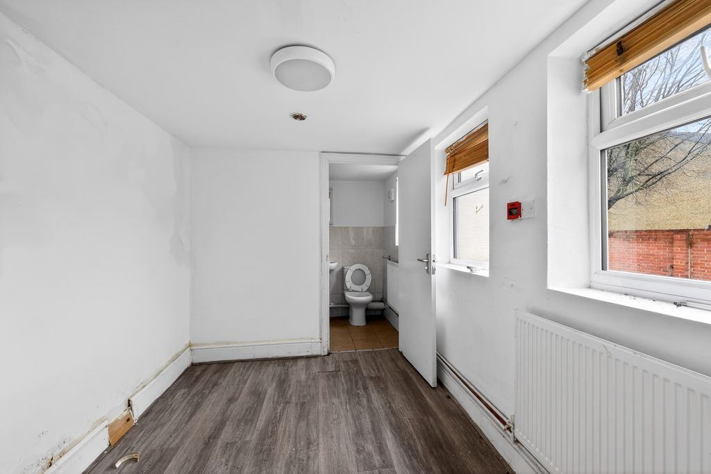 Additional image 9 of 5 bed detached house for saleWalton Road, Hoddesdon EN11