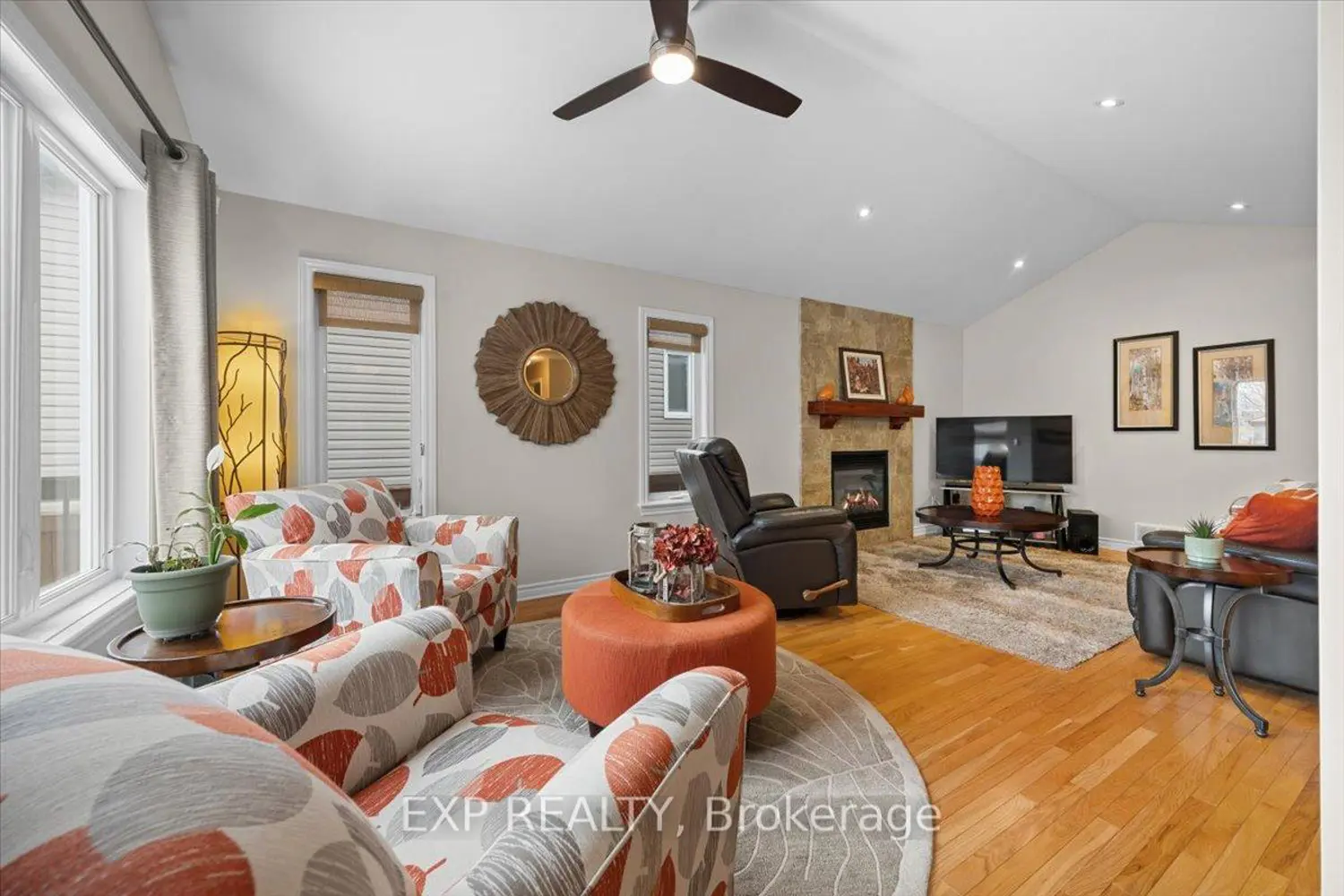 35 Honore Crescent photo 4
