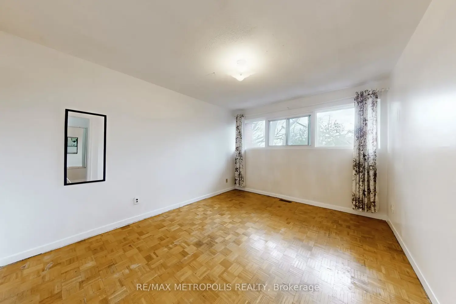 Additional image 7 of 1021 Midland Avenue 25