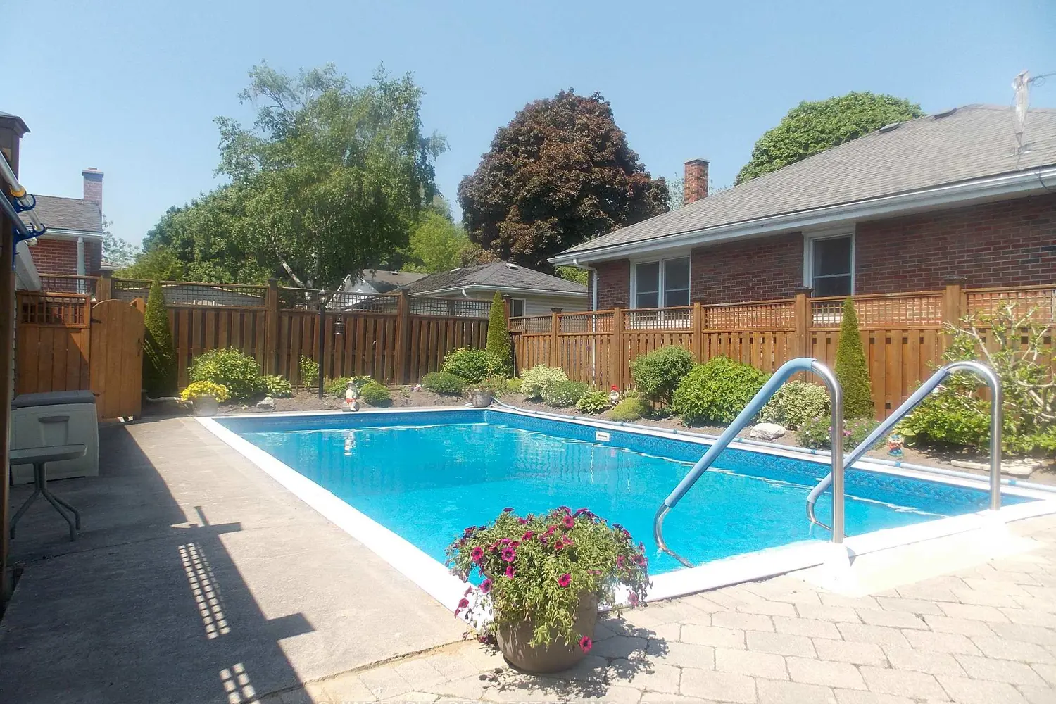 70 Donald Street photo 3