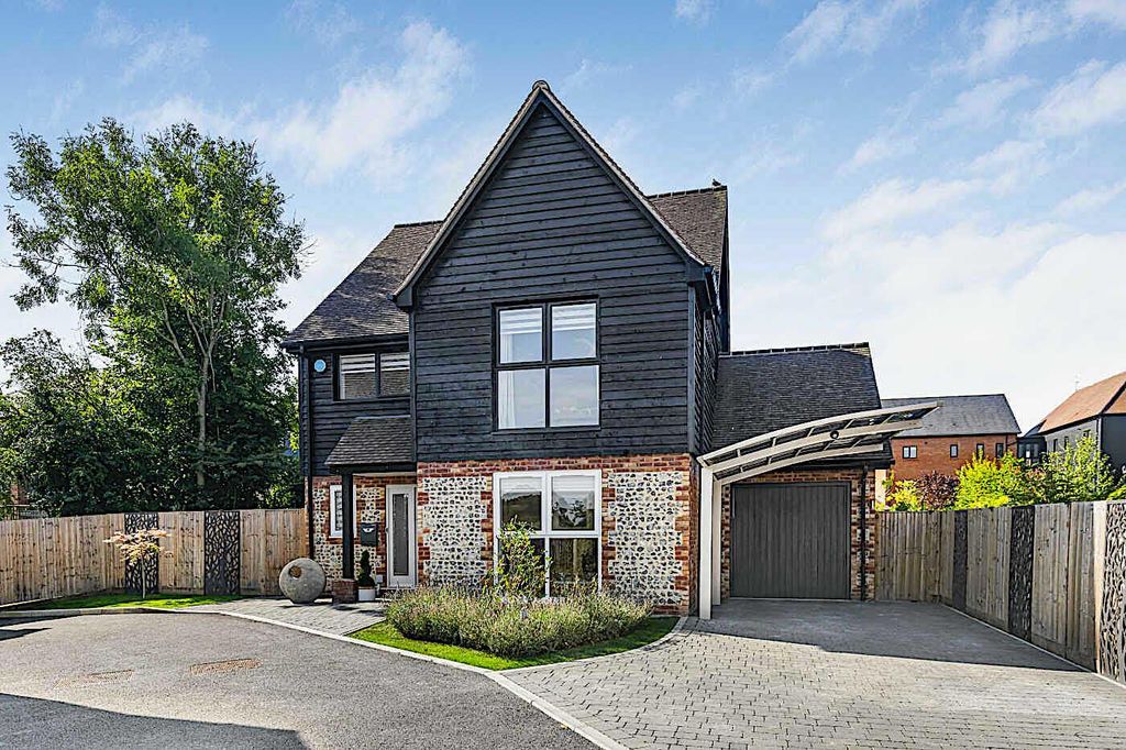 Additional image 44 of 3 bed detached house for saleFlint Close, Rotherfield Greys, Henley-On-Thames RG9