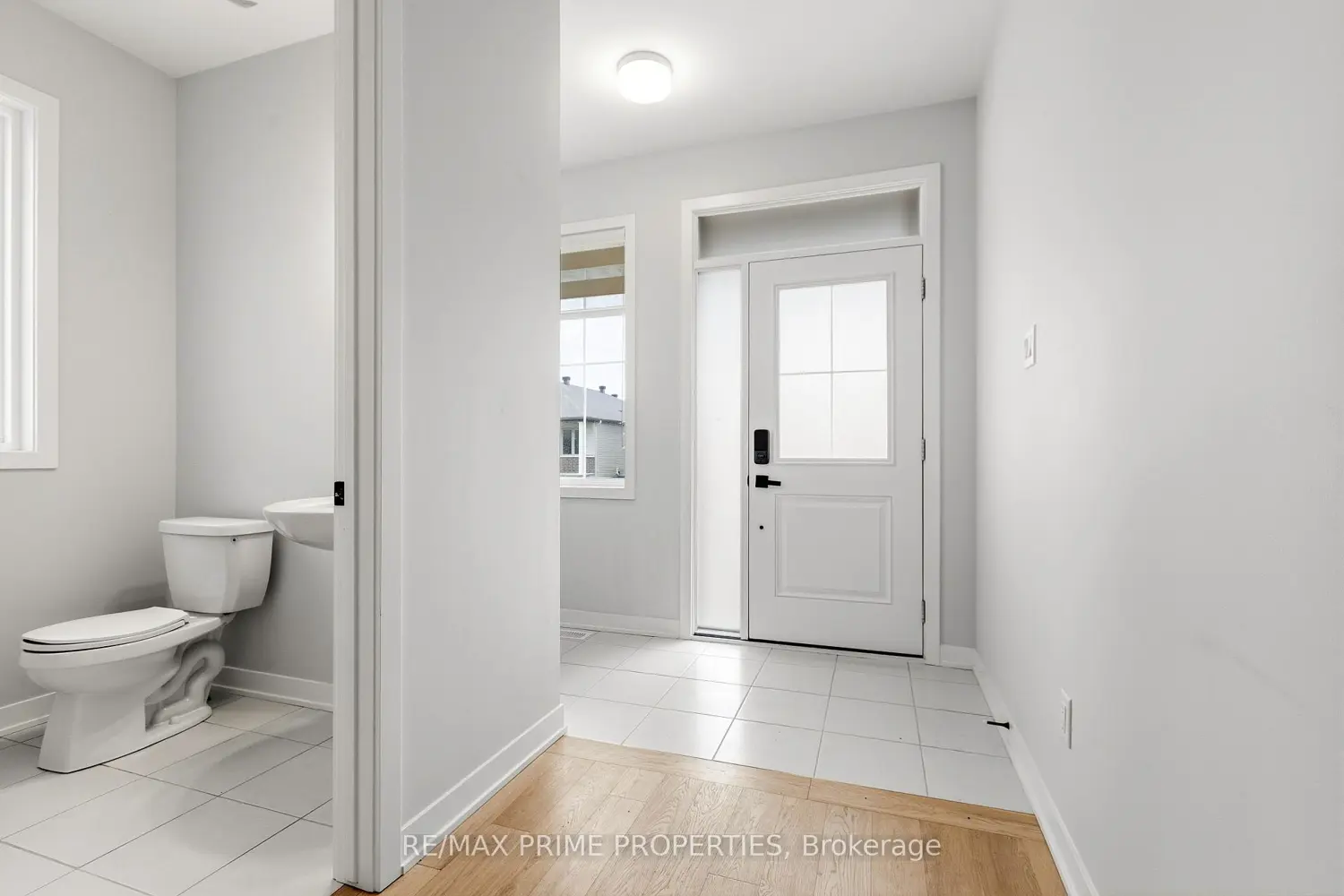 222 Douglas Hardie Street photo 2