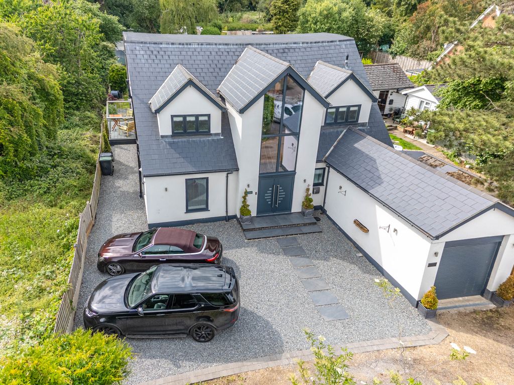 Additional image 38 of 4 bed detached house for saleAvenue Road, Dobbs Weir, Hoddesdon EN11